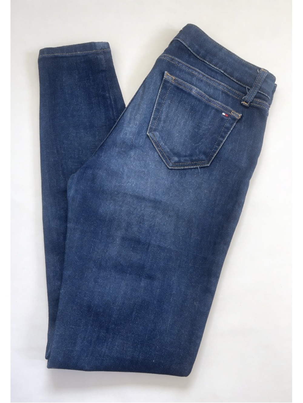 Tommy Hilfiger dark wash skinny jeans • 4x29 • retail $75